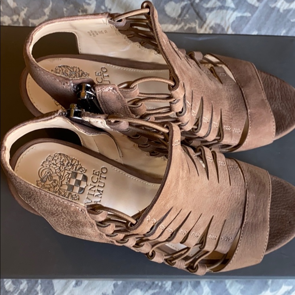 Vince Camuto Briaz Suede Heels Size 7, Like New! - Picture 6 of 8